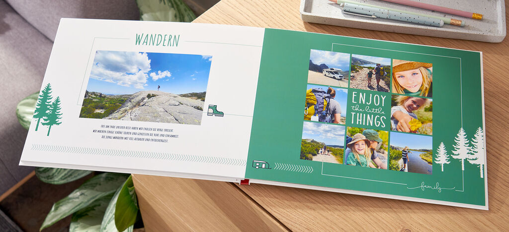 Ein CEWE Fotobuch über das Wandern mit bunten Bildern von Erlebnissen in der Natur